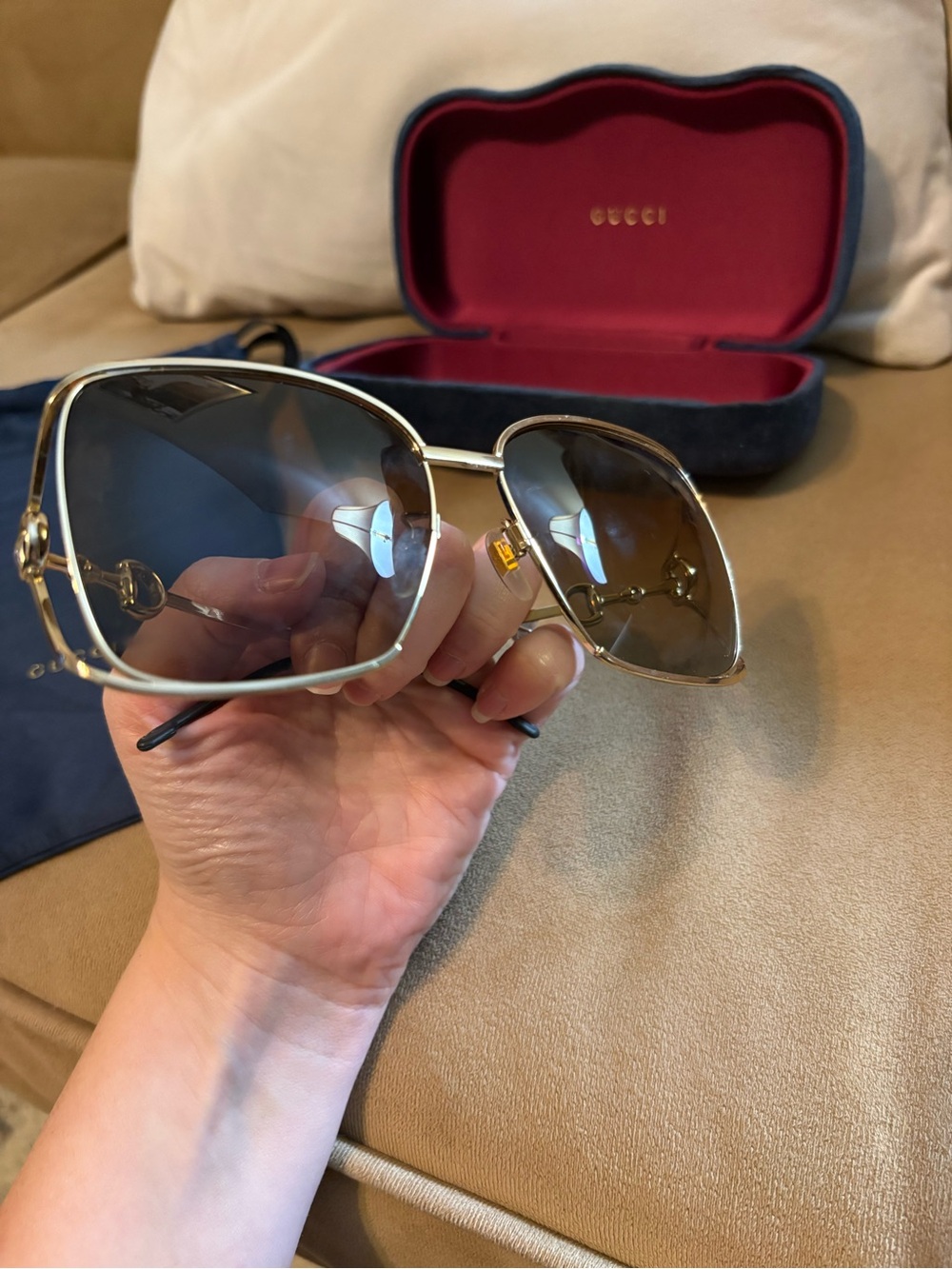 Gucci Horsebit Oversized Gold Frame Sunglasses with Brown Gradient Lenses - Picture 8 of 12